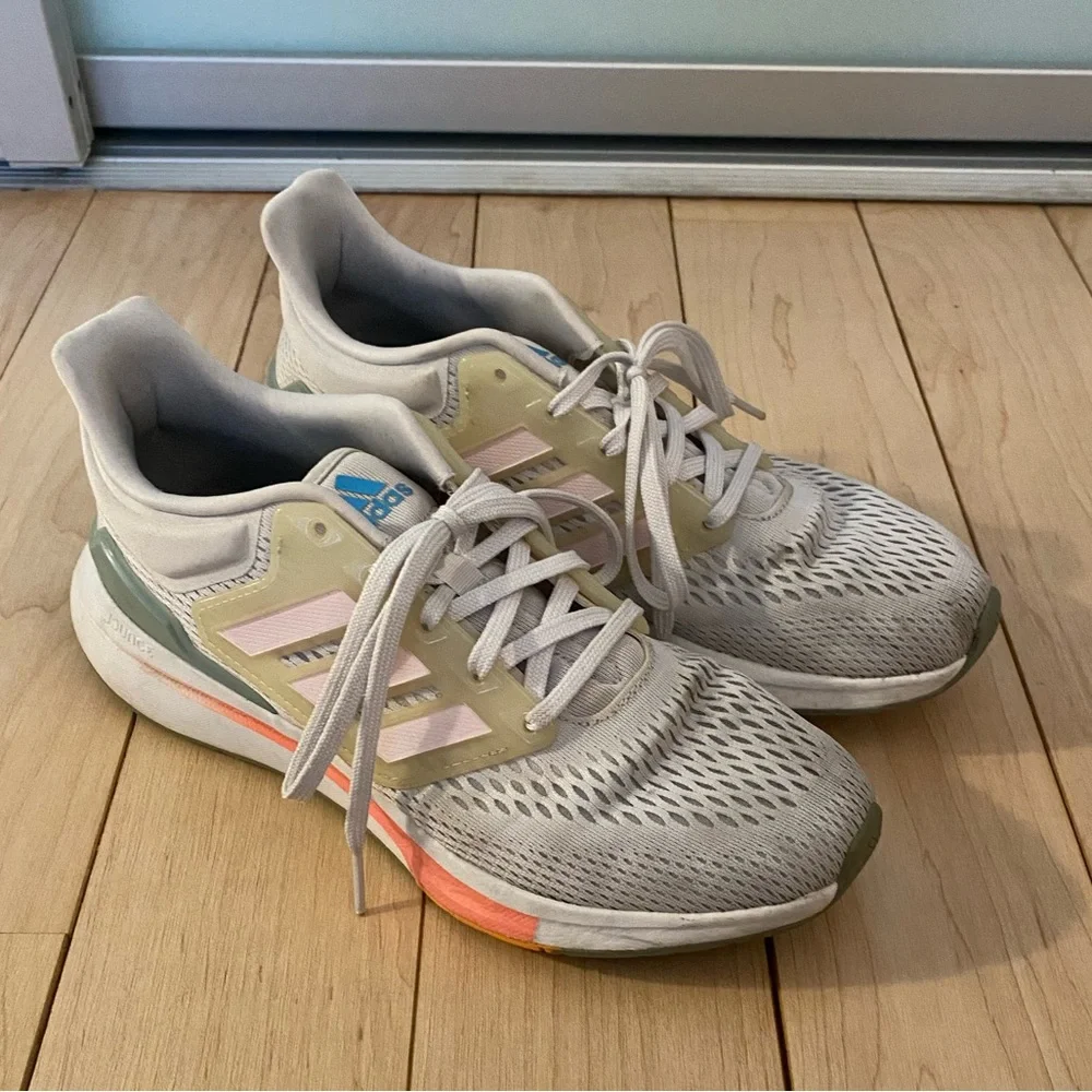 adidas Women's EQ21 Run Dash Grey / Almost Pink / Acid Red size 9